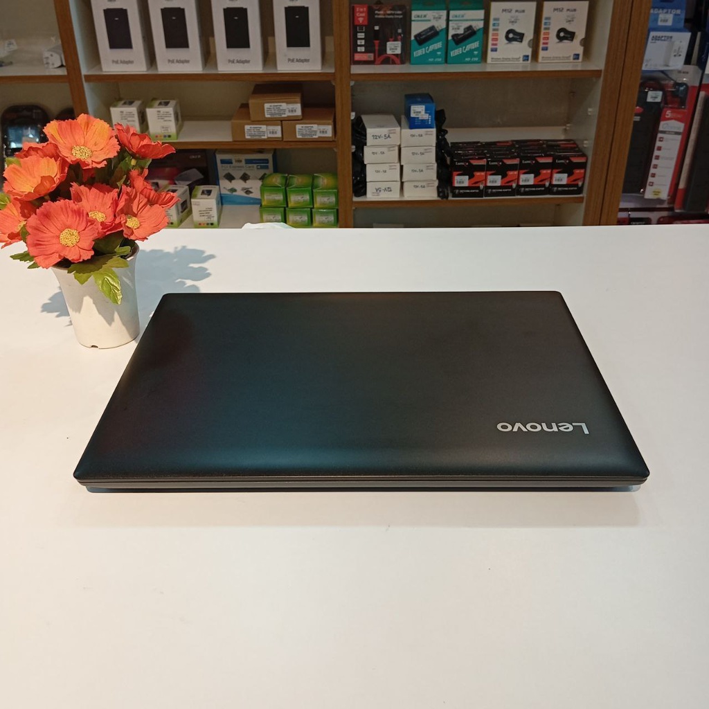 Lenovo IdeaPad 320 14-ISK (i3 6006U, 8GB, 256GB SSD, 14")